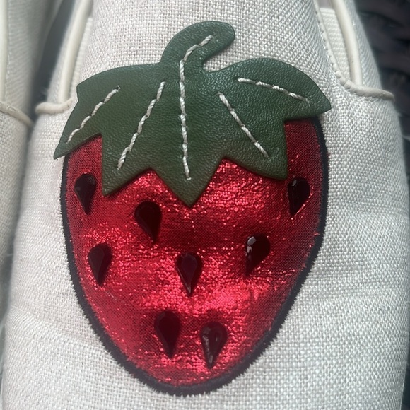 Katy Perry Women's The Kerry Strawberry Canvas Slip-On Sneaker Size 7.5 m - Picture 7 of 10